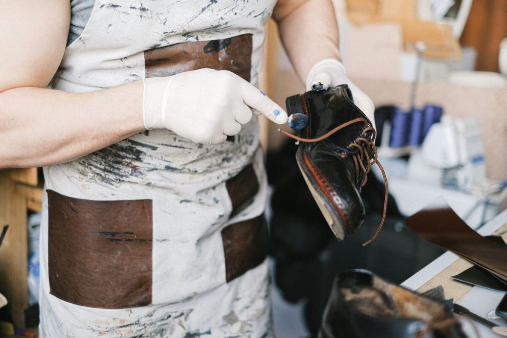 how-to-polish-shoes