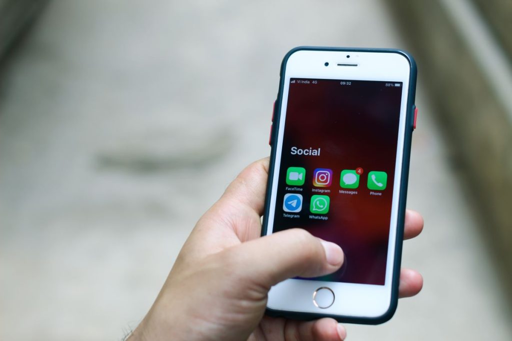 how to turn off read receipts iphone