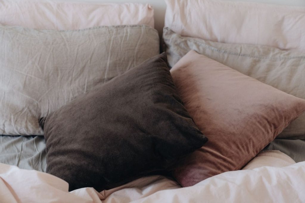 how to wash pillows