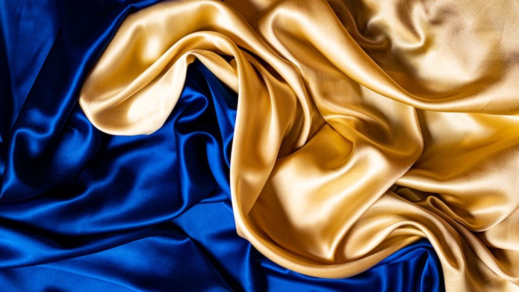 how to wash silk