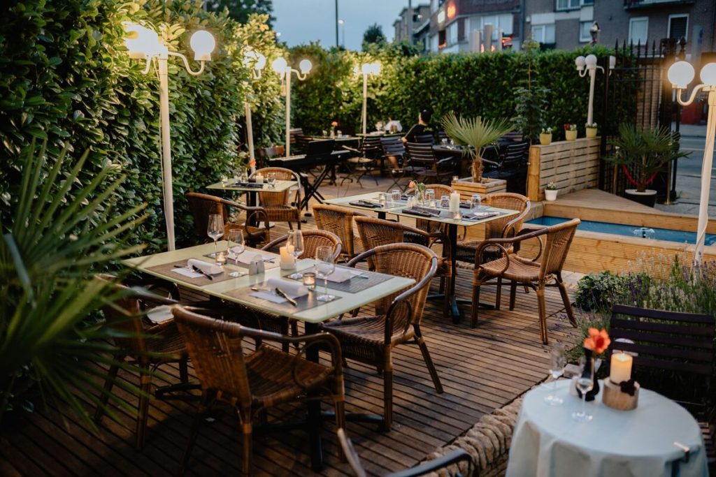 restaurants-with-outdoor-seating-near-me