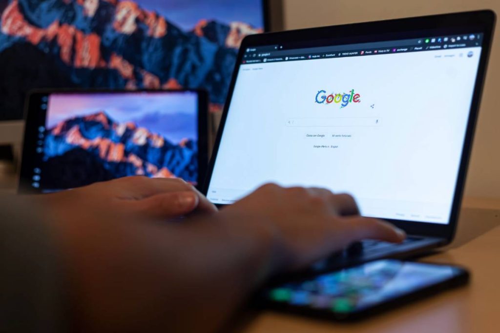 what -is-the-difference-between-a-laptop-and-a-chromebook