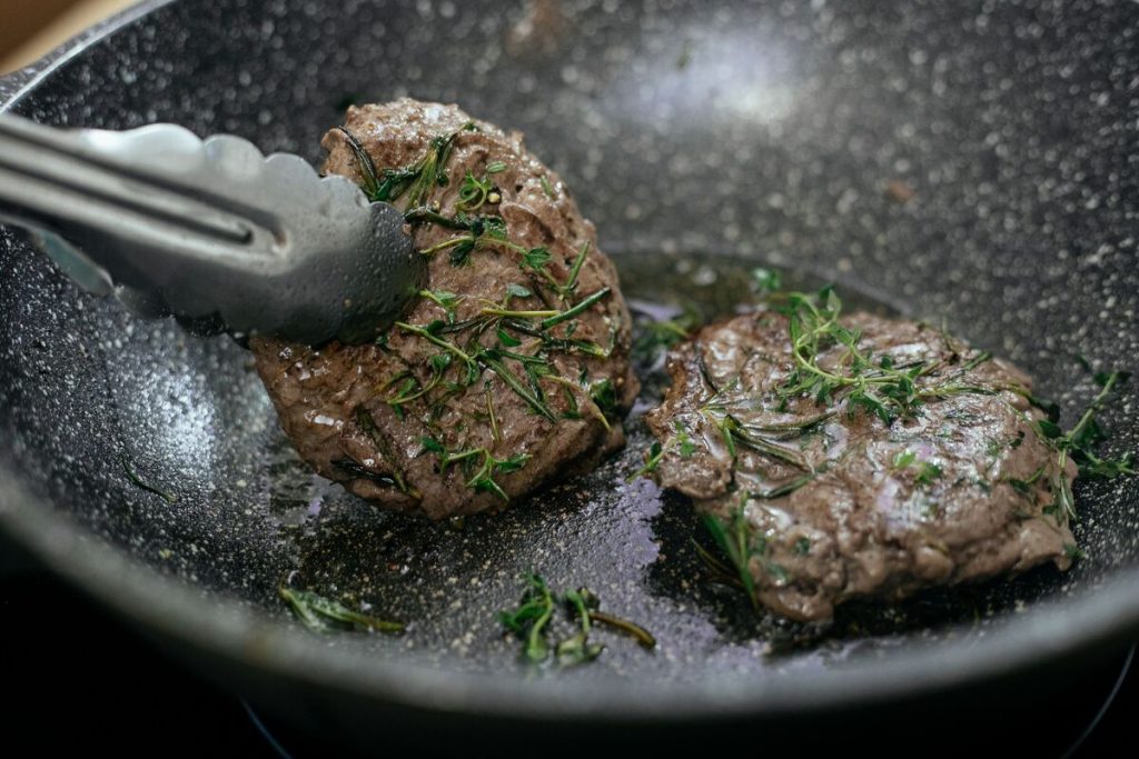 whats-the-best-way-to-reheat-a-steak