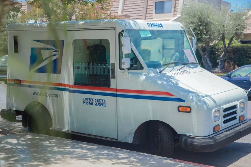 does-usps-deliver-on-saturday