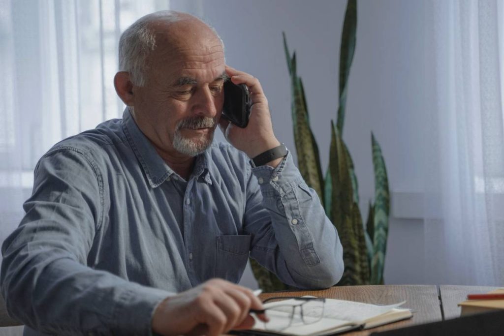 free-cell-phone-for-seniors-massachusetts