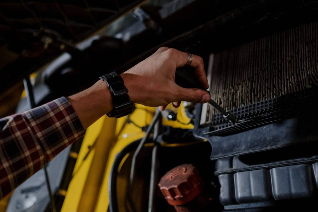 how-to-change-car-air-filter