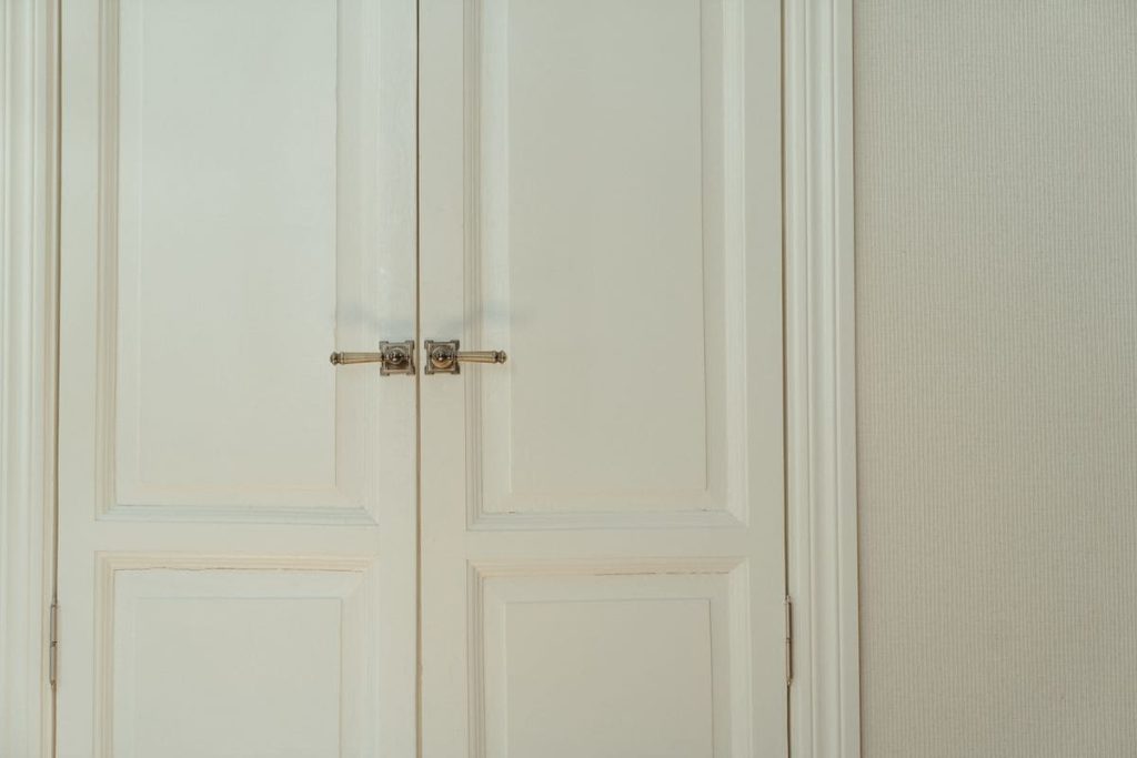 how to fix a sagging door