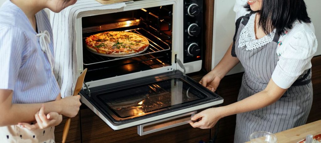 how-to-reheat-pizza-in-the-oven
