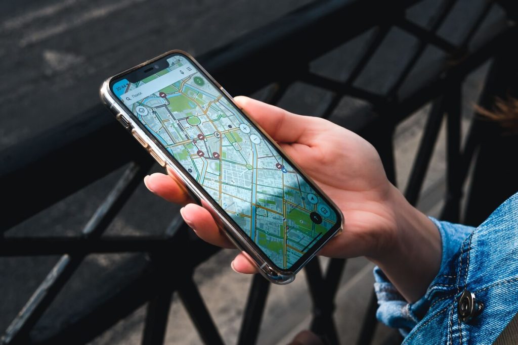 how-to-stop-sharing-location-on-iphone-without-them-knowing