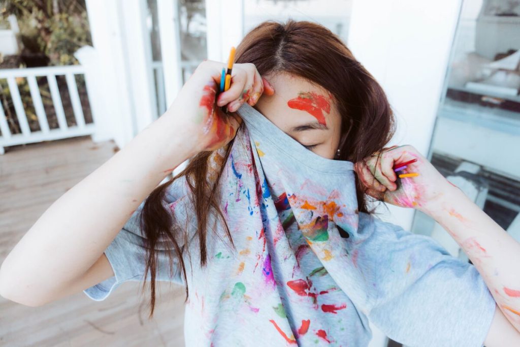 how-to-get-acrylic-paint-out-of-clothes
