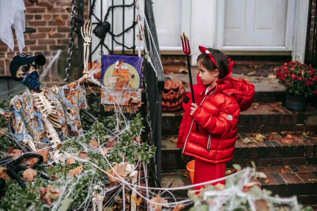 when to decorate for halloween