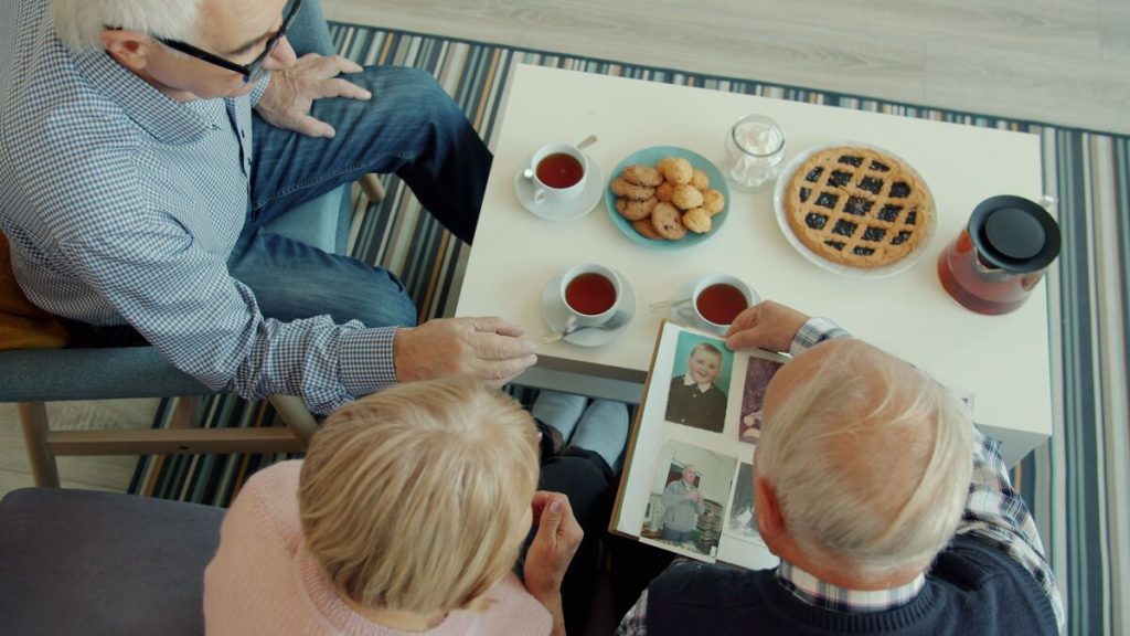 when-to-move-from-assisted-living-to-memory-care