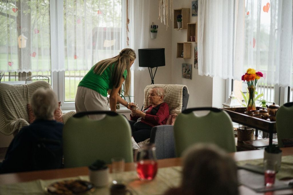 who-pays-for-assisted-living-facilities