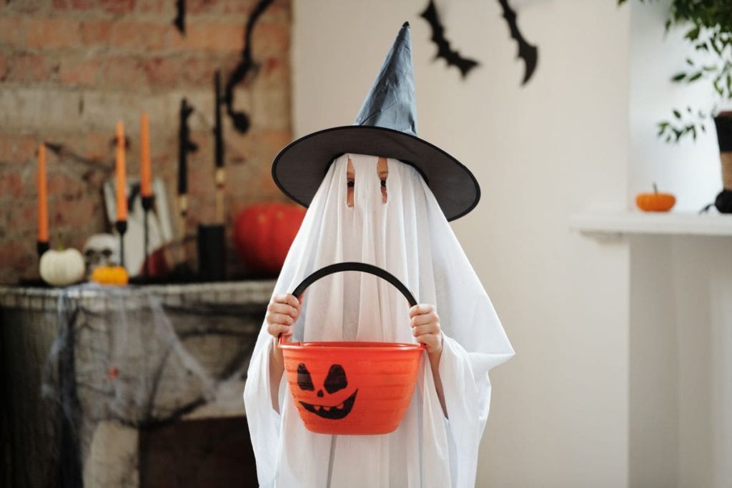 why do people dress up for halloween