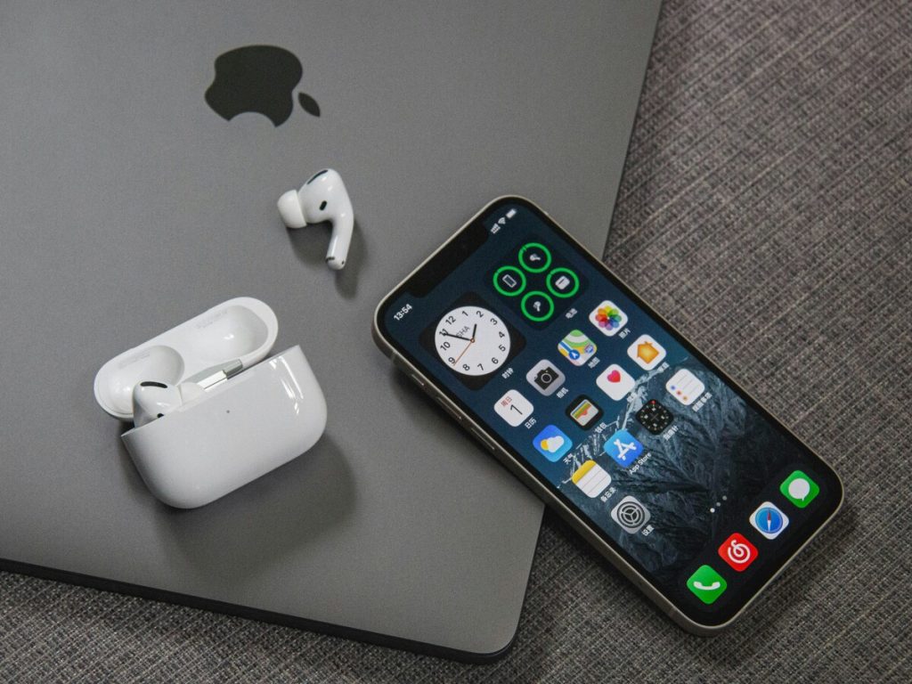 how-to-add-airpods-to-find-my-iphone