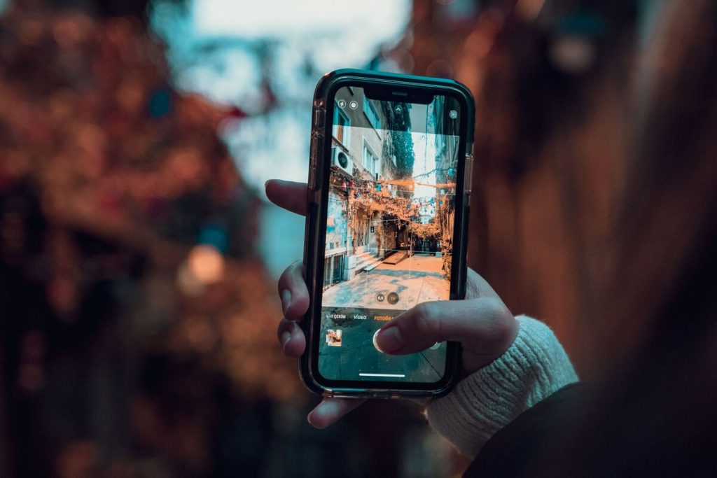 how-to-blur-the-background-of-a-photo-on-iphone