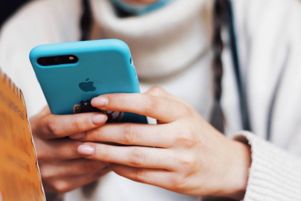 how-to-delete-contacts-on-iphone