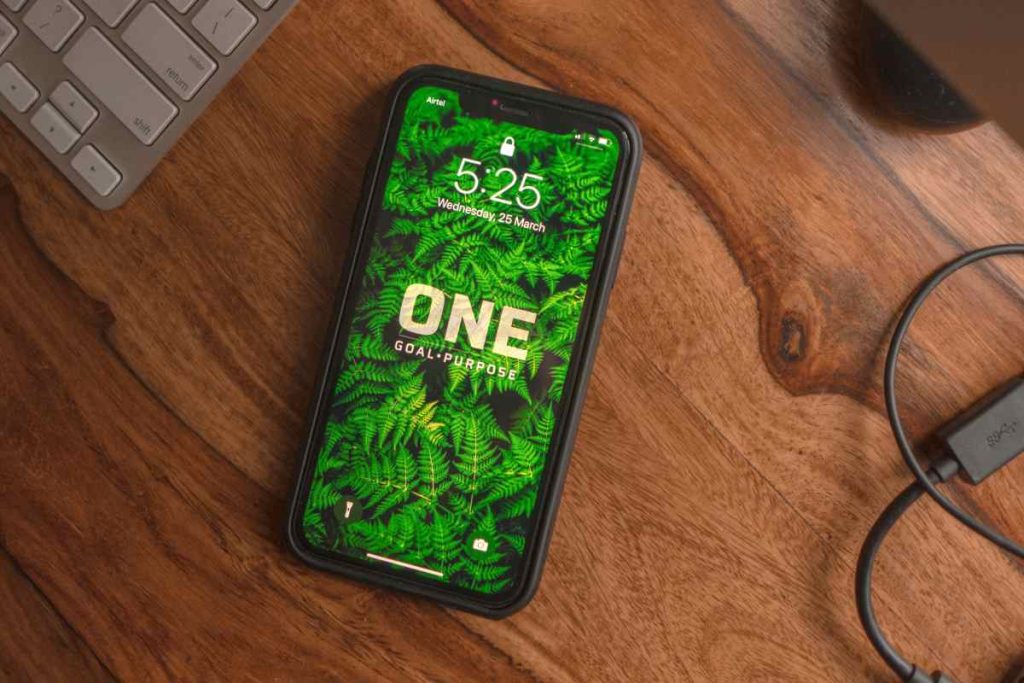 how to delete wallpaper on iphone