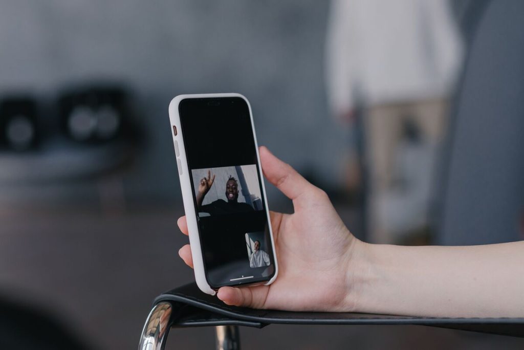 how-to-do-three-way-call-on-iphone
