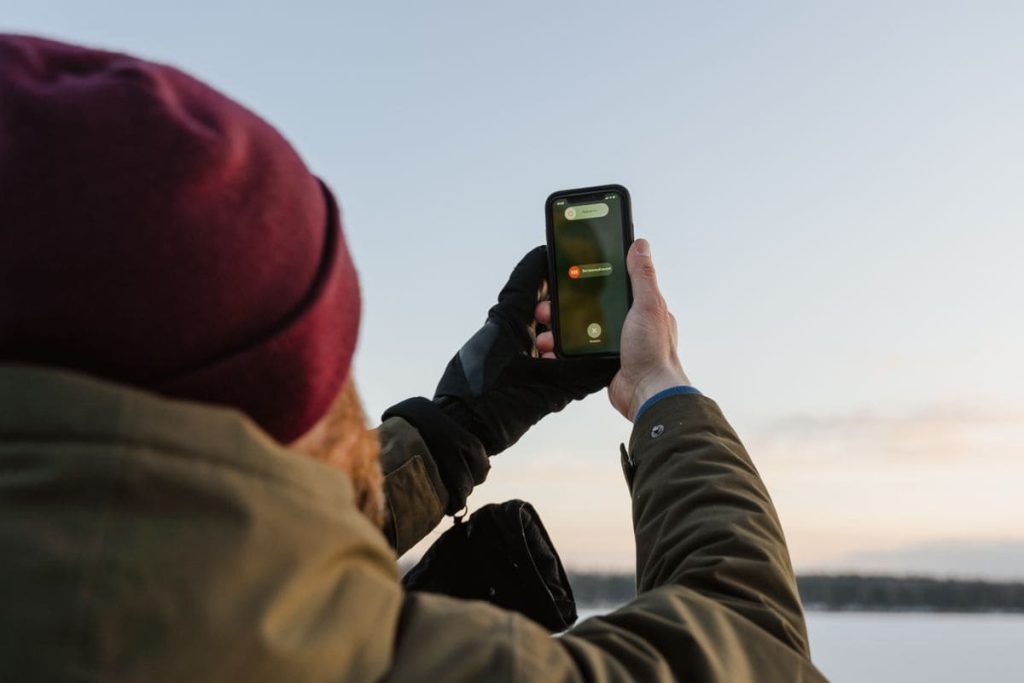 how to mute calls on iphone