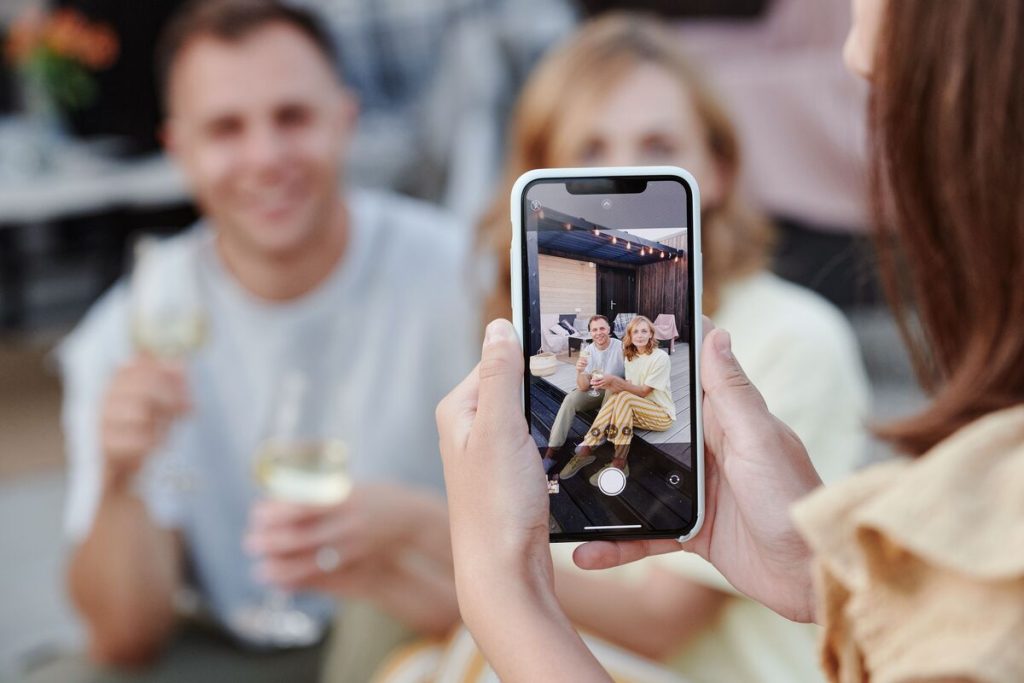 how-to-remove-a-person-from-a-photo-on-iphone