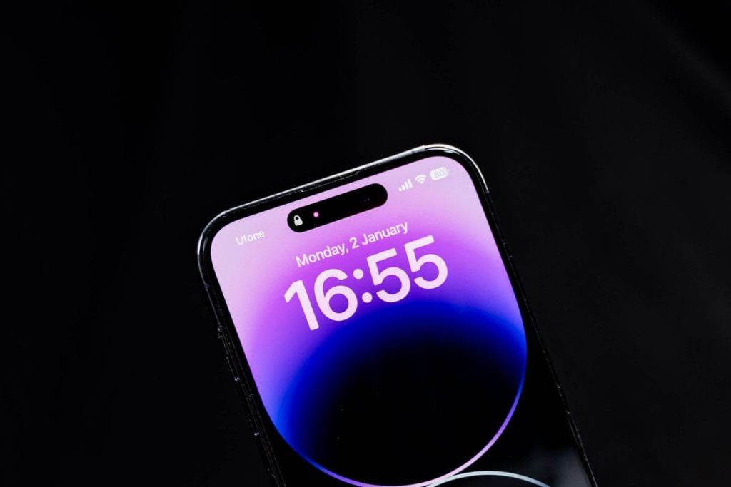 how to silence iphone 16