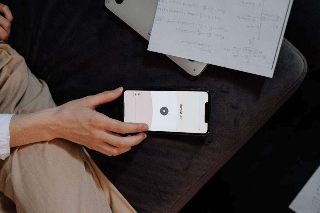 how-to-turn-off-sensitive-content-on-iphone